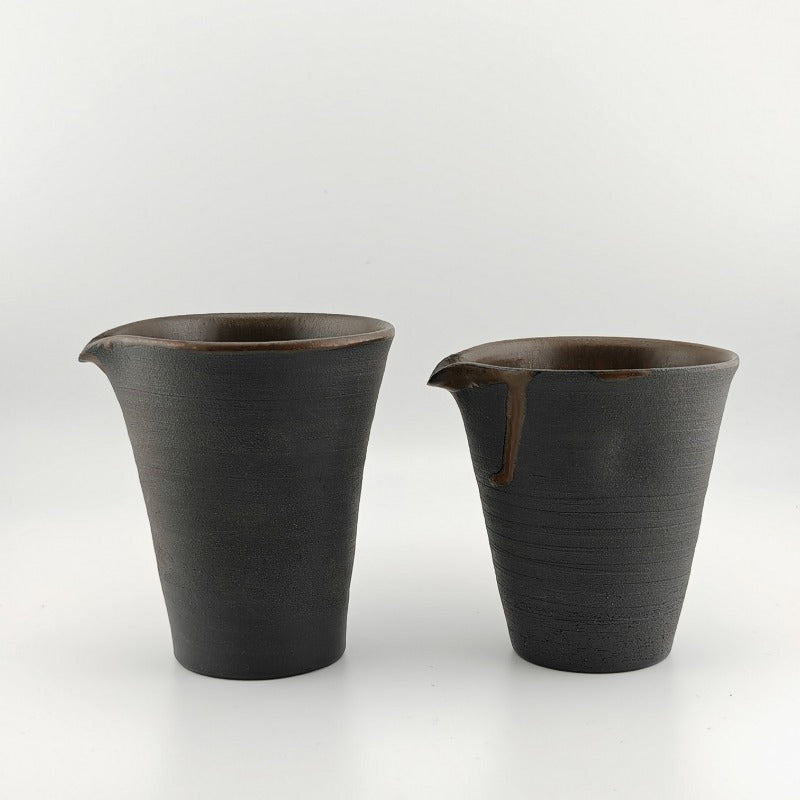 MichikoShida handgefertigte Ausschenkkanne 160ml / 200ml B rot (innen glasiert)