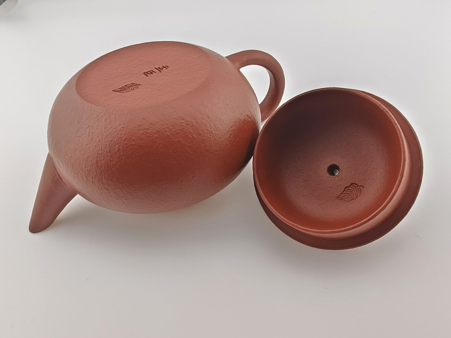 Yixing Zisha Teekanne 100ml, Laomeiyao Zhuni-Ton,Shuiping Form