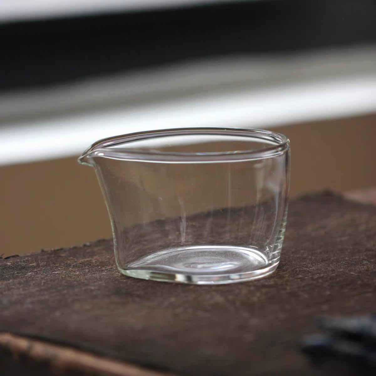 Handgefertigte Glas-Ausgießkanne im Antentüllen-Stil, 185 ml