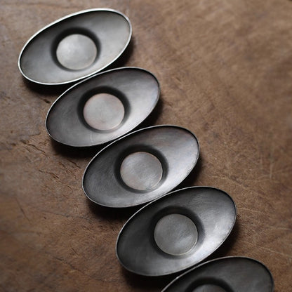 Handgefertigter Zinn-Untersetzer – Yuanbao-Form, naturbelassen für Gongfu-Tee