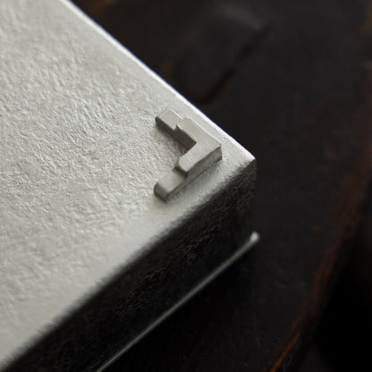 Handgefertigtes Zinn-Teeboot Quadratisch – Doppellagig für Gongfu-Tee 14,5x14,5 cm