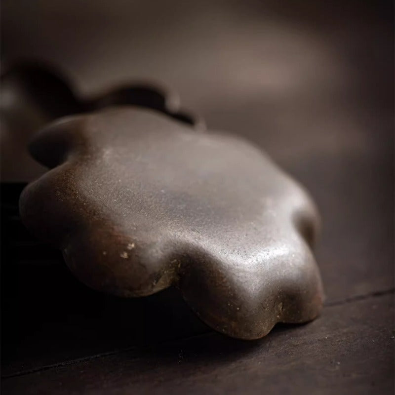 Handgefertigte Vintage Kupfer-Untertasse – Kleeblatt-Form, 7,5 cm