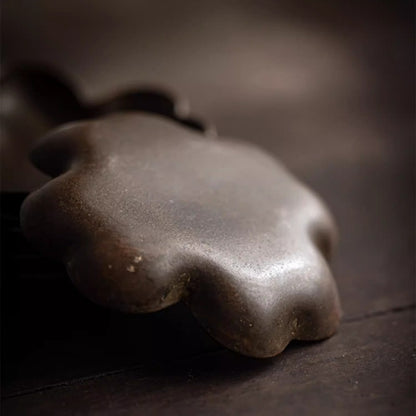 Handgefertigte Vintage Kupfer-Untertasse – Kleeblatt-Form, 7,5 cm