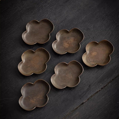 Kupfer-Untertasse Vintage – Handgefertigt, Vierblättrige Form 6,7x8,3 cm