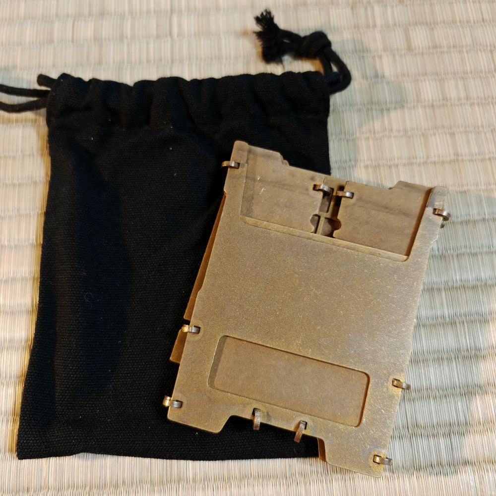 Faltbarer Mini Oven & Outdoor-Kocher aus Messing | Grill für Holz, Holzkohle & Alkohol 8,5 x 9,5 x 11,5 cm