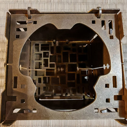 Faltbarer Mini Oven & Outdoor-Kocher aus Messing | Grill für Holz, Holzkohle & Alkohol 8,5 x 9,5 x 11,5 cm