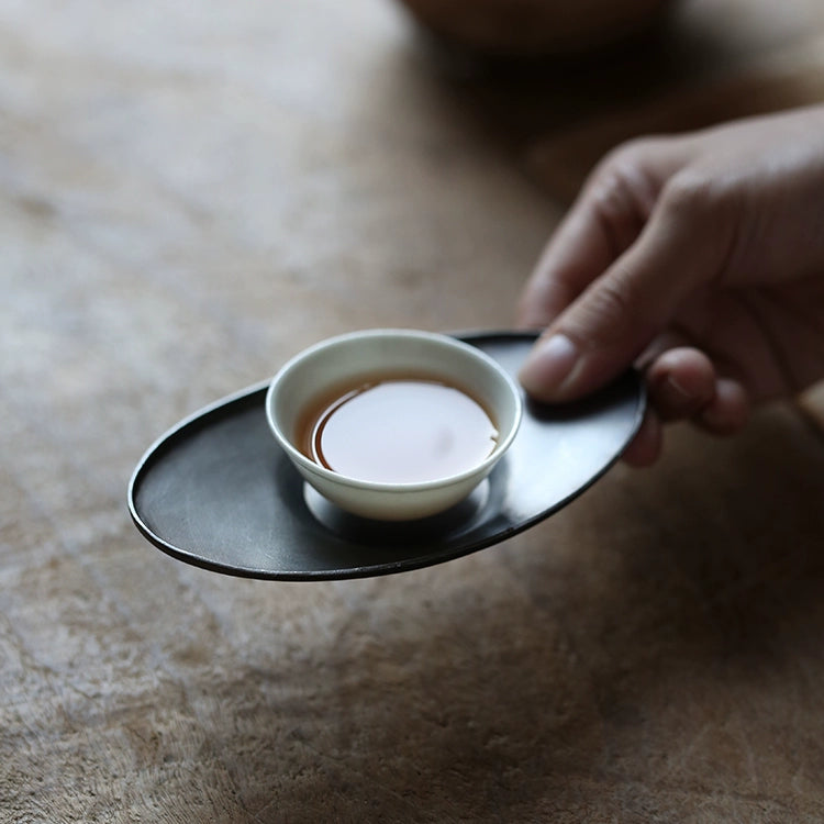 Handgefertigter Zinn-Untersetzer – Yuanbao-Form, naturbelassen für Gongfu-Tee