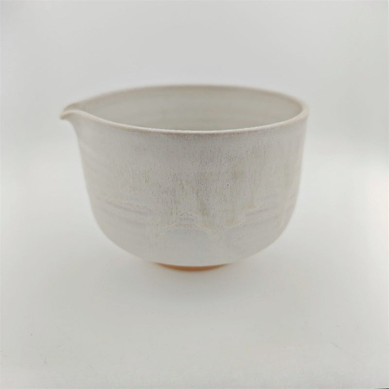 Michiko Chawan mit Ausguss – Handgefertigte Teeschale für Matcha oder Schalen-Aufguss-Tee