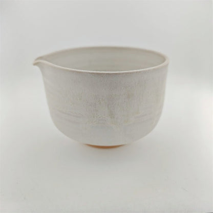 Michiko Chawan mit Ausguss – Handgefertigte Teeschale für Matcha oder Schalen-Aufguss-Tee