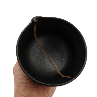 Michiko Chawan mit Ausguss – Handgefertigte Teeschale für Matcha oder Schalen-Aufguss-Tee