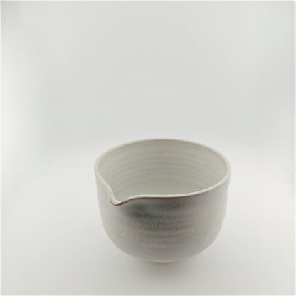 Michiko Chawan mit Ausguss – Handgefertigte Teeschale für Matcha oder Schalen-Aufguss-Tee